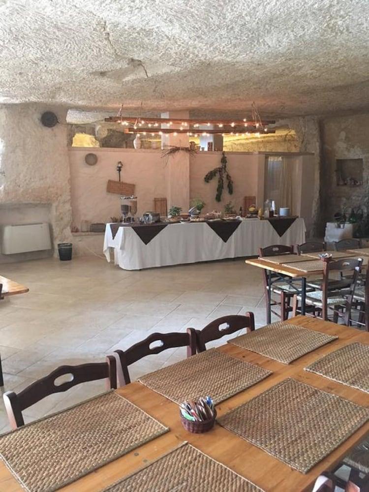 Masseria San Martino Pezze Di Greco Exterior photo